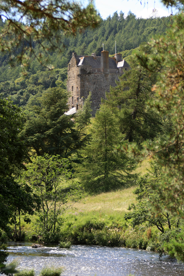 Neidpath Castle Castle in Peebles, Peeblesshire Stravaiging around